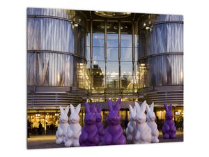 Farebné sochy králikov - obraz